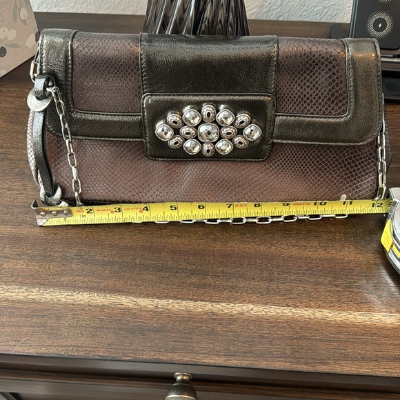 Brighton embossed shoulder bag - Picture 3 of 9